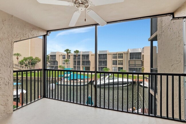 Building Photo - 6 Royal Palm Way