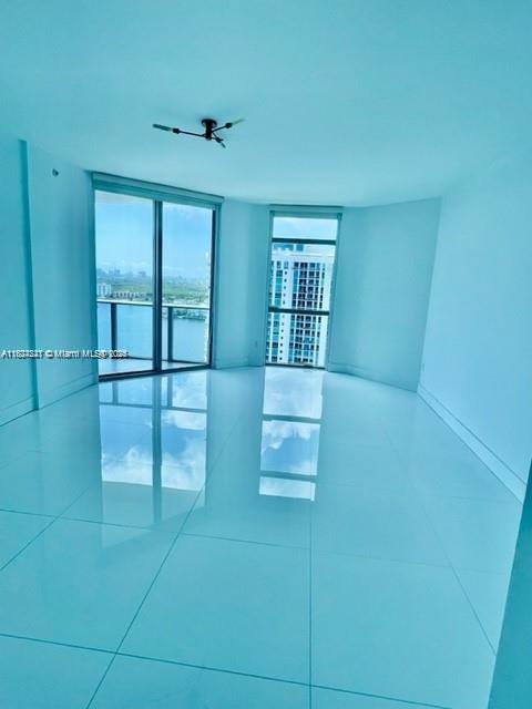 Building Photo - 17301 Biscayne Blvd
