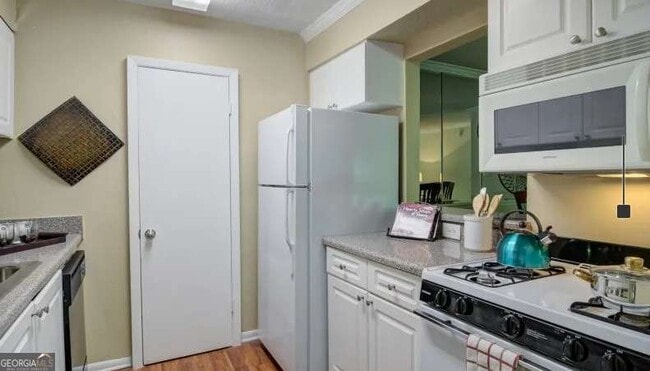 Building Photo - 2383 Akers Mill Rd