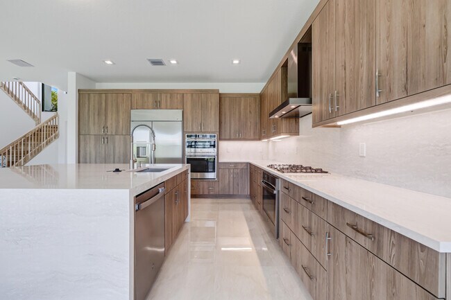 Building Photo - 9451 Riverside Pk Dr