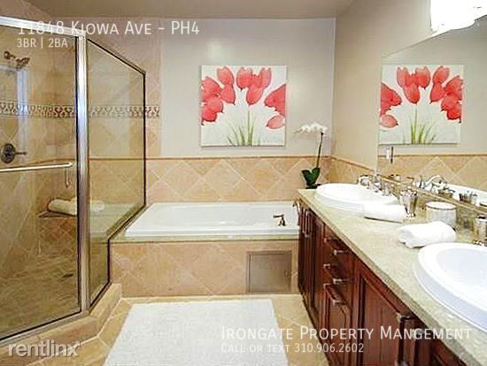 Building Photo - 11848 Kiowa Ave