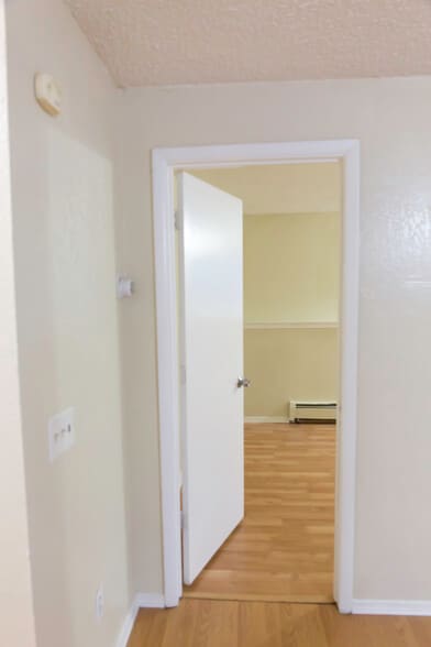 Building Photo - 1350 W 27th Ave