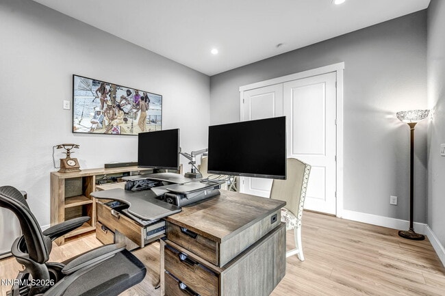 Building Photo - 2958 Saddle Peak Dr