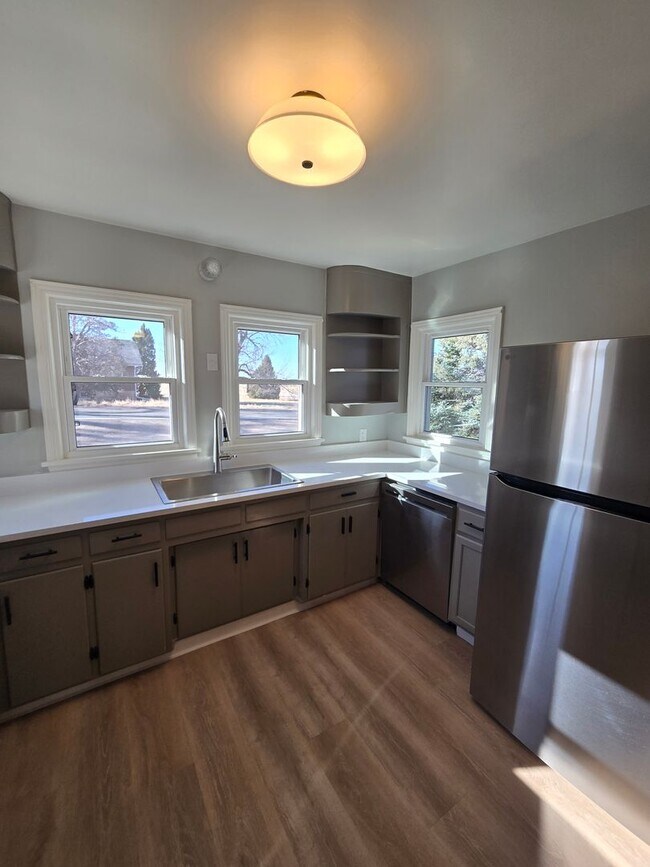 Building Photo - Remodeled Ranch Home