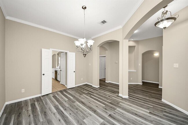 Building Photo - 22035 Emerald Run Ln