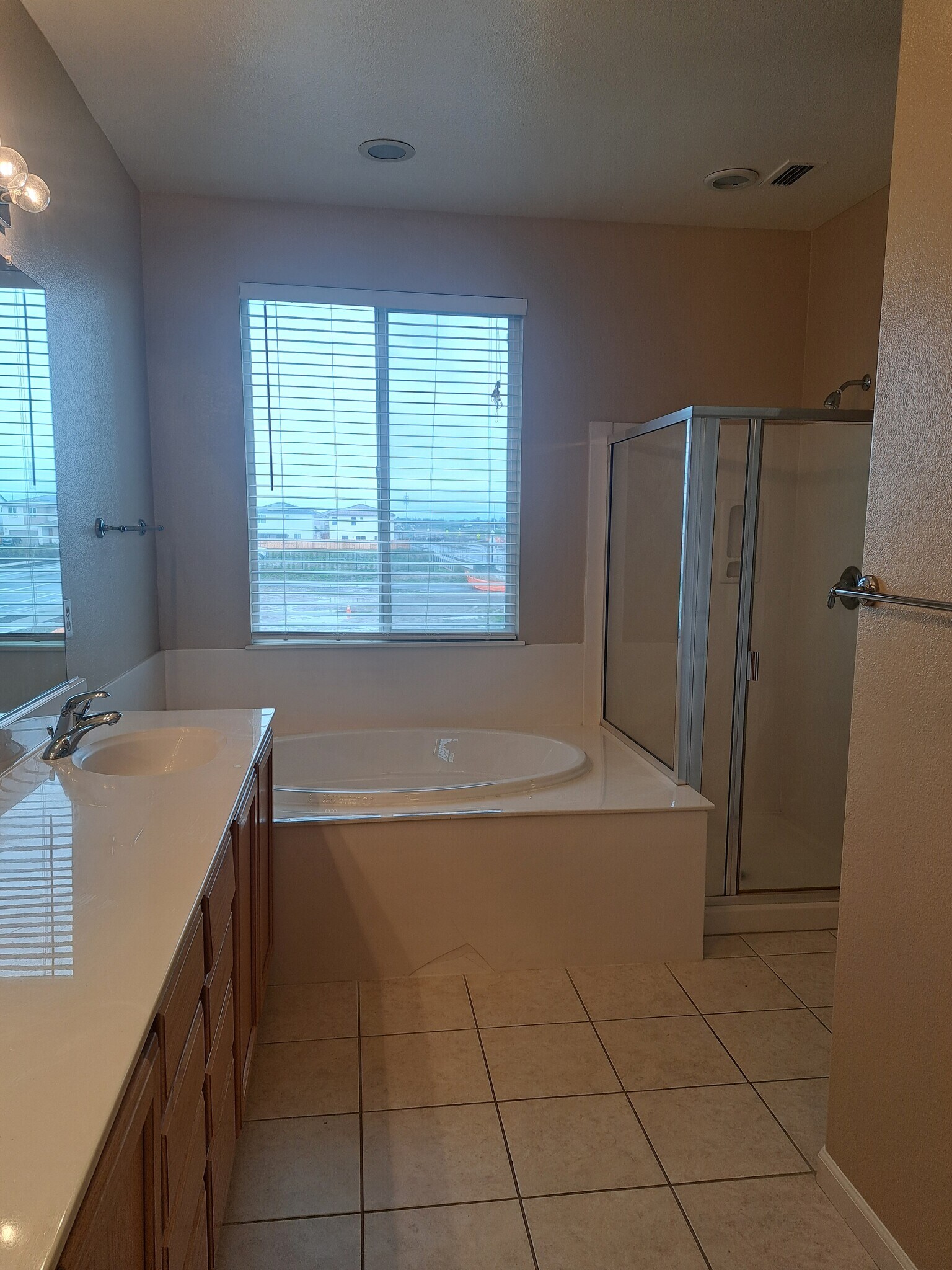 Building Photo - 5300 Janero Way