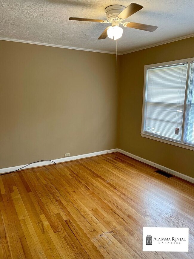 Building Photo - Great Home Available for Rent! View with 4...