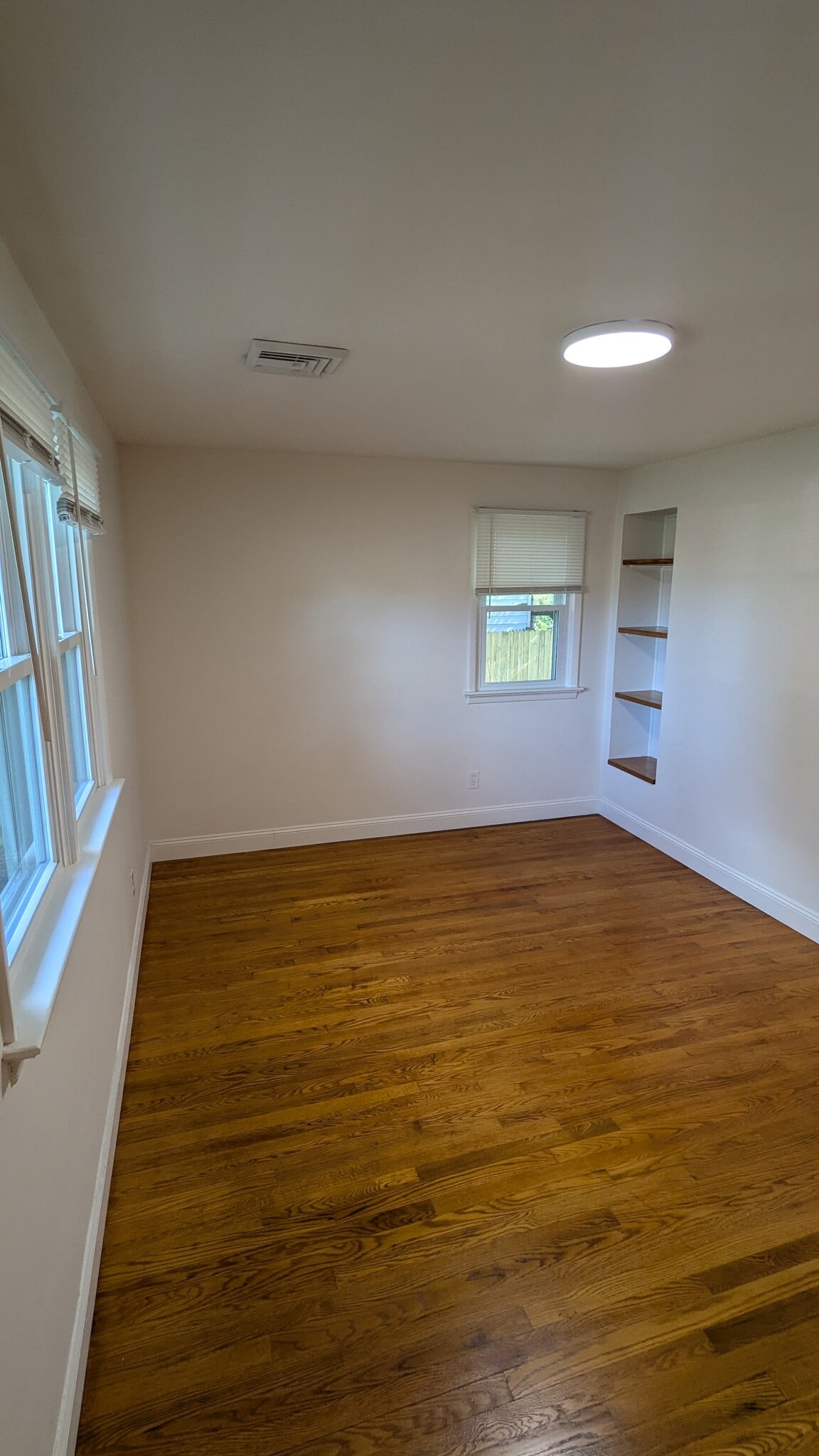 Building Photo - 1220 N Cedar Crest Blvd