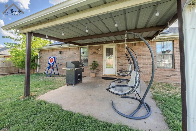 Building Photo - 1505 City View Dr