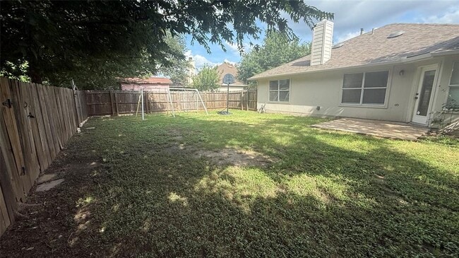 Building Photo - 605 Columbine Ave
