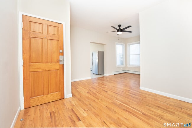 Building Photo - 525 E Main St