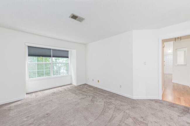 Building Photo - 1 Forest Glen Cir