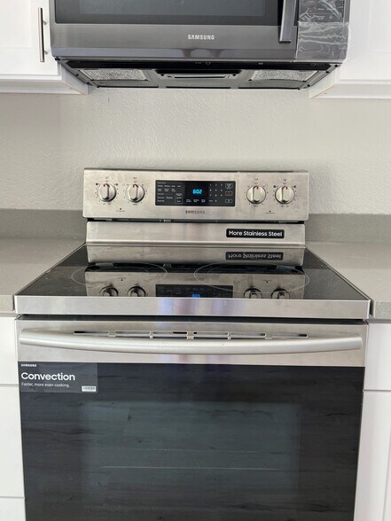 Stainless Appliances - 17612 80th Ct NE