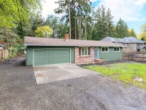 Building Photo - Single-family 3 bedroom home available for...