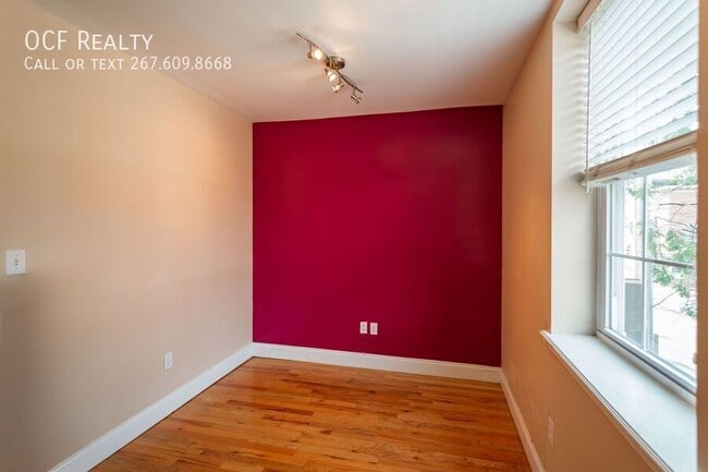 Building Photo - 1538 Christian St