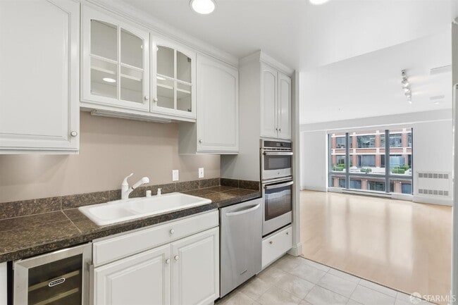 Building Photo - 75 Folsom St