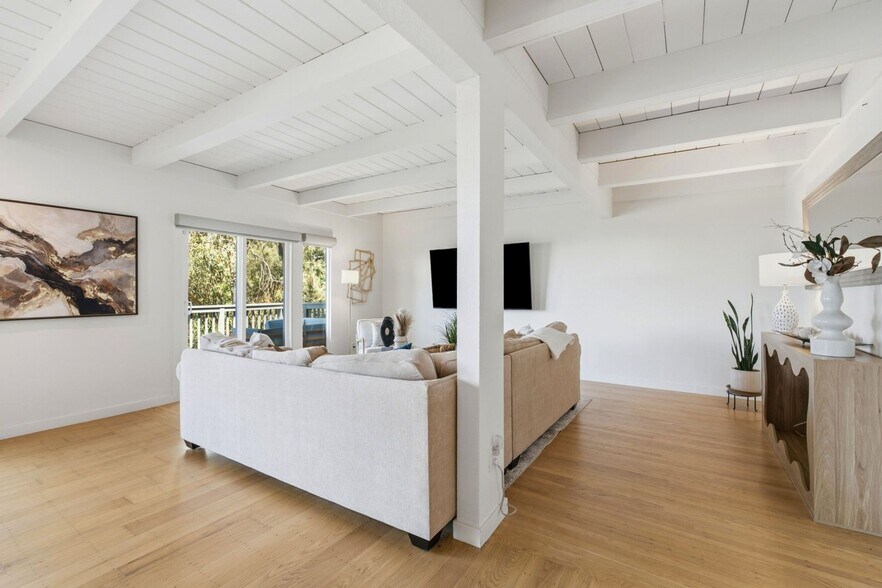 Building Photo - 2323 Mastlands Dr