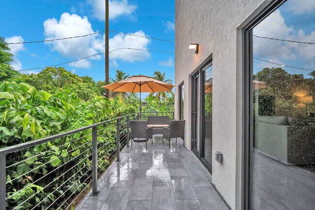 Building Photo - 2951 NW 13th St