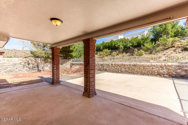 Building Photo - 6104 La Posta Dr