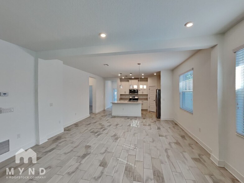 Building Photo - 1712 E Lambright St N