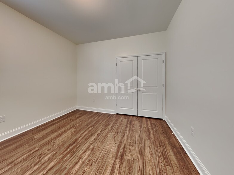 Building Photo - 513 West St