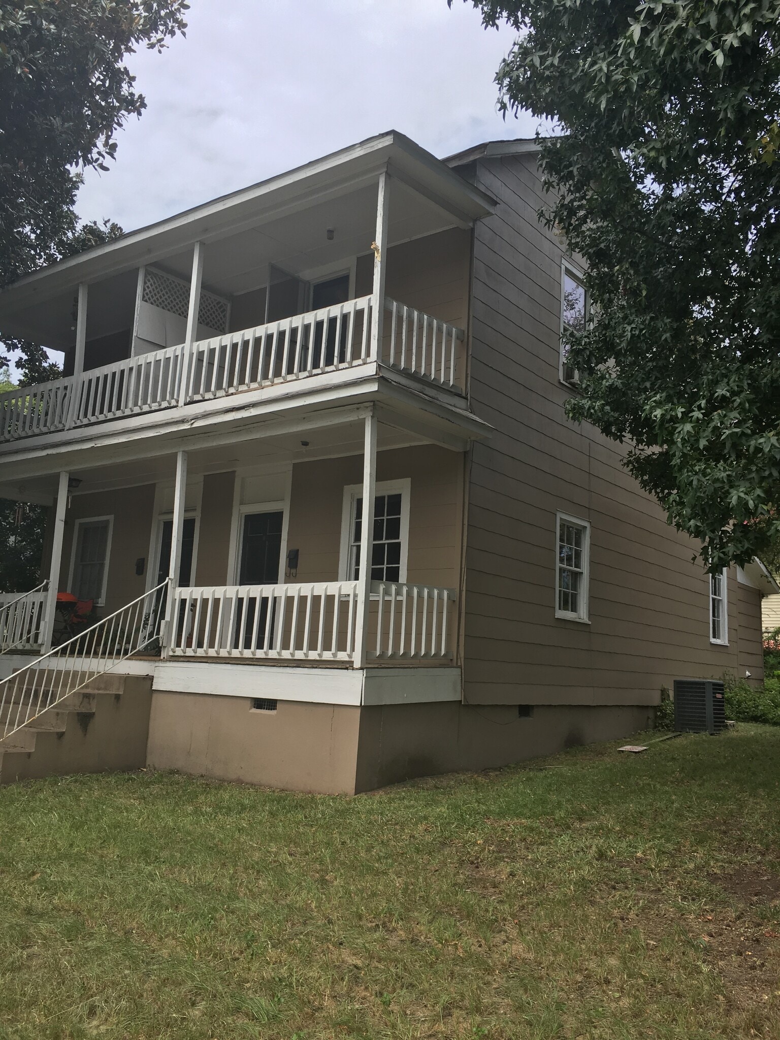 Building Photo - 1143 Olympia Ave