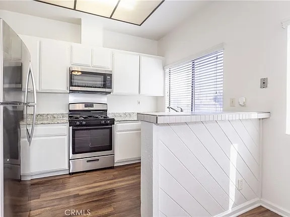 Building Photo - 18433 Hatteras St