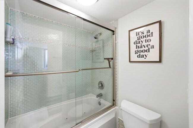 Building Photo - 9940 S Ocean Dr