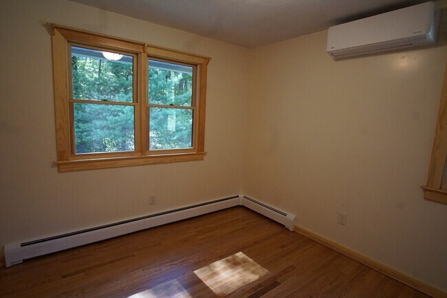 Building Photo - 49 Conant Rd