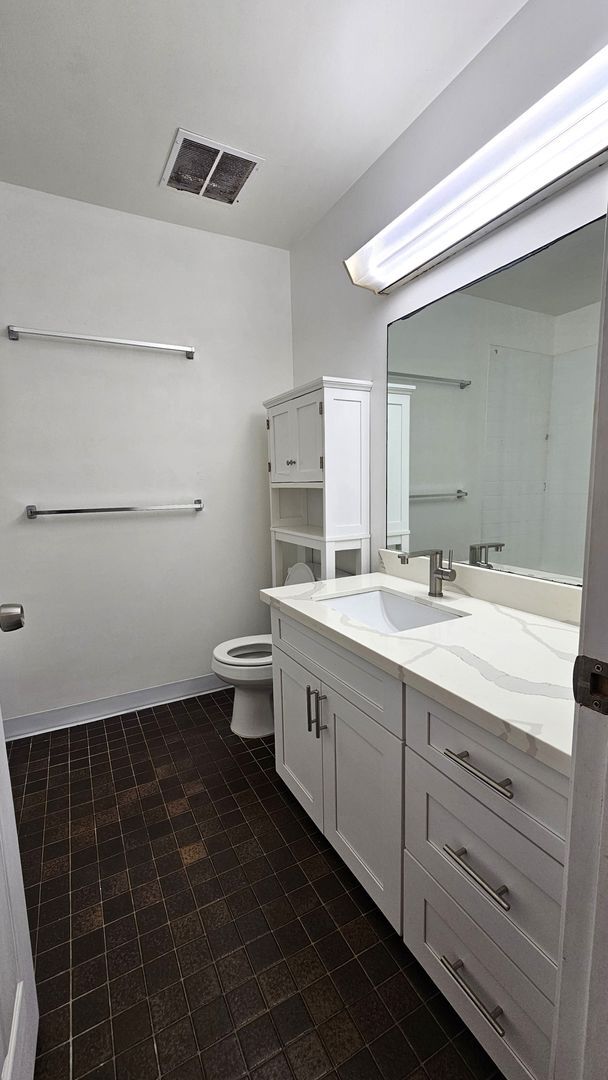 Building Photo - Koolau Vista! Kailua Town convenience. 2 bed, 1.5 bath, 1 covered parking!