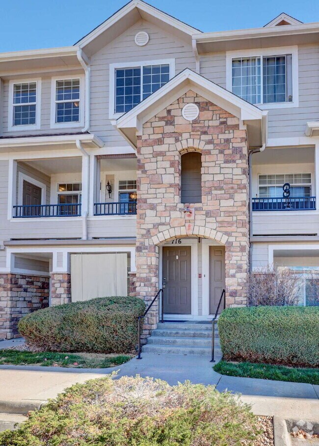 Building Photo - $2,025.00, 2 bed, 2 bath Condo with detach...