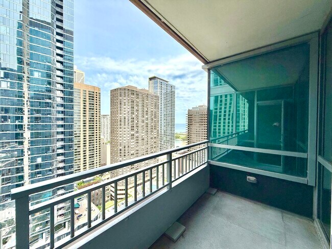Building Photo - 505 N McClurg Ct