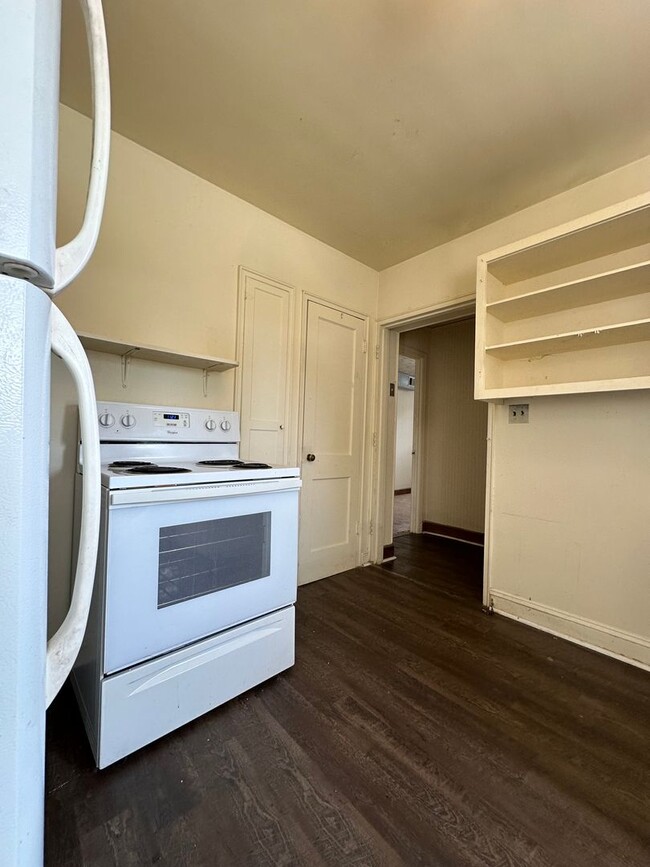 Building Photo - 3 bedrooms apartment in 5 Points / Walkabl...