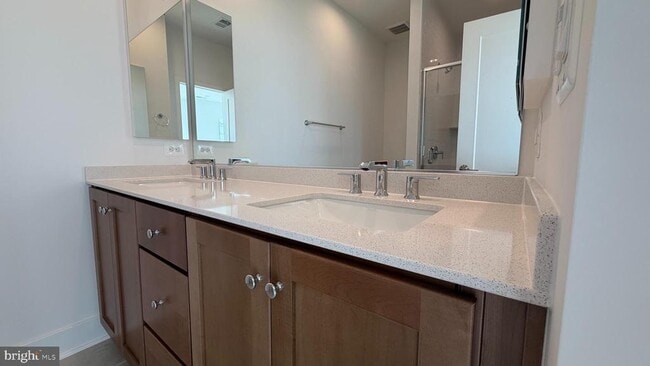 Building Photo - 2106 Henson Norris St