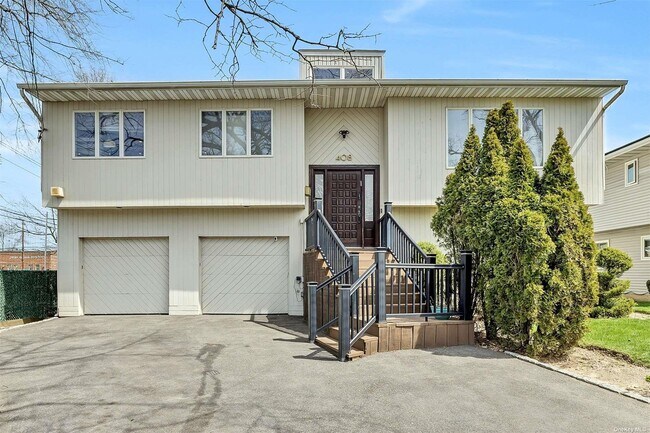 Primary Photo - 408 Howard Ave