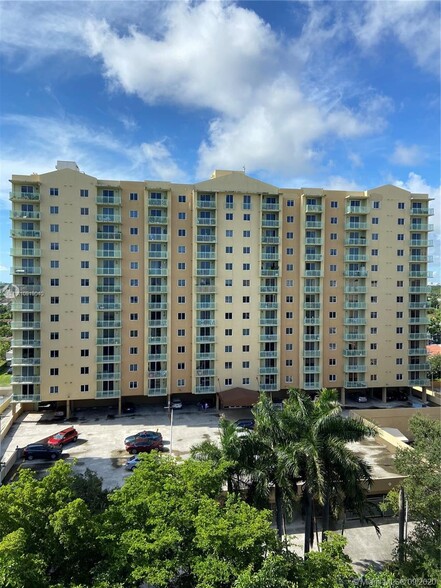 Building Photo - 3500 Coral Way