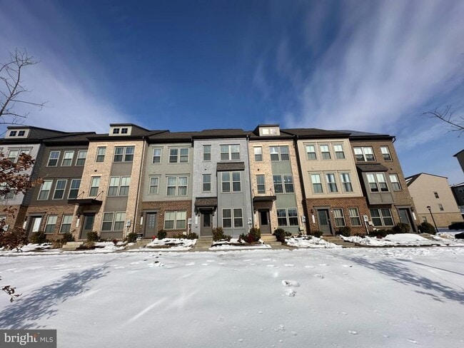 Building Photo - 127 Capital Ct