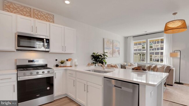 Building Photo - 200 HERMOSA Dr