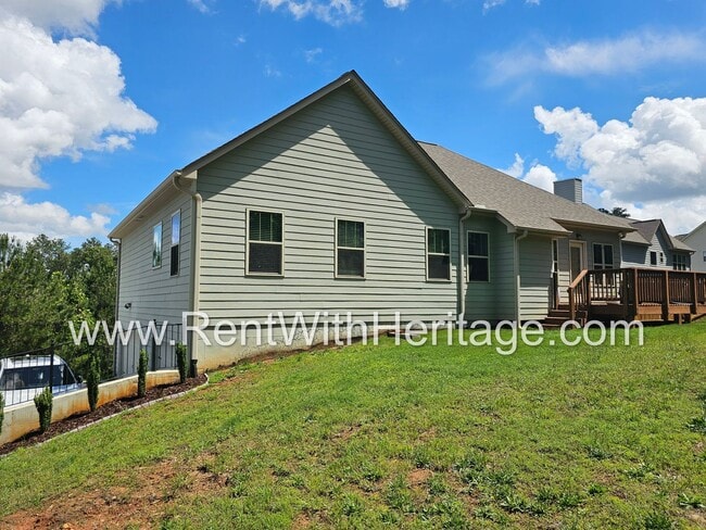 Building Photo - Gorgeous 3 bd / 2 bath / Attention to Deta...