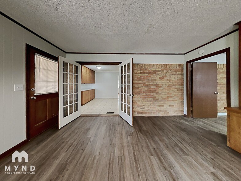 Building Photo - 1830 20th Ave