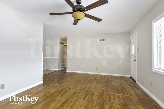 Building Photo - 12029 Glengrove Dr