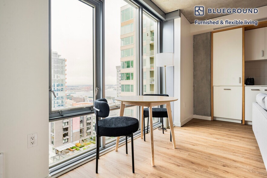 Building Photo - 225 Cedar St