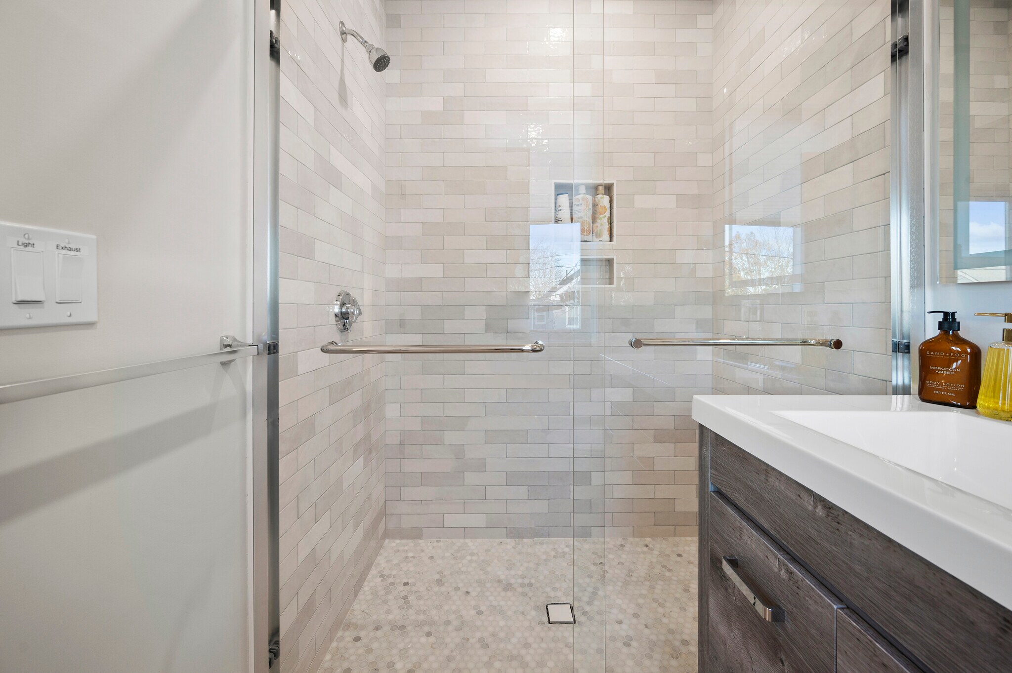 Building Photo - 21 Bolton St