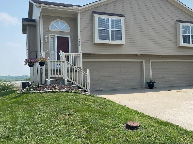 Primary Photo - 3913 SW Chartwell Ct