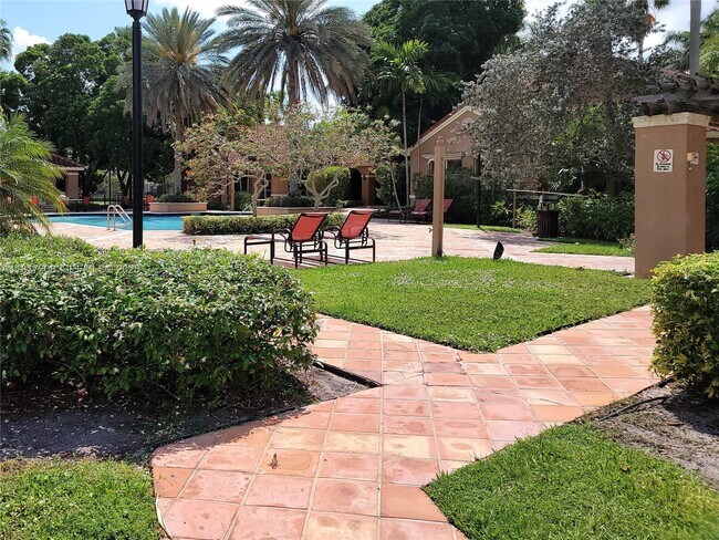 Building Photo - 4844 N State Rd 7