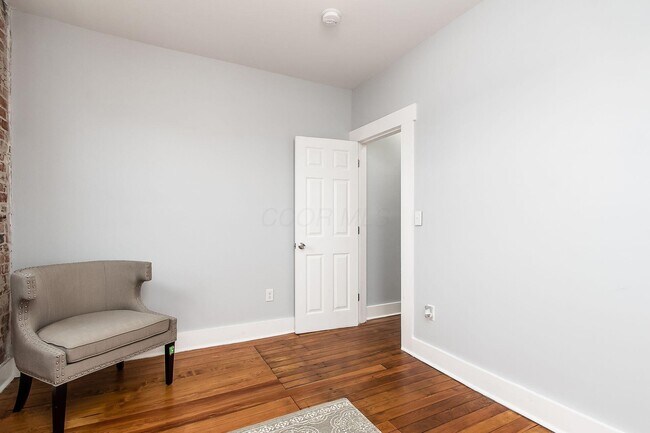 Building Photo - 1013 E Rich St