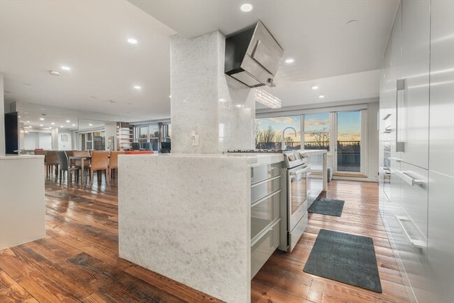 Building Photo - 151 Tremont St