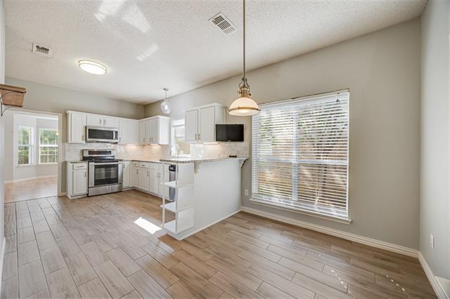 Building Photo - 1409 High Crest Dr