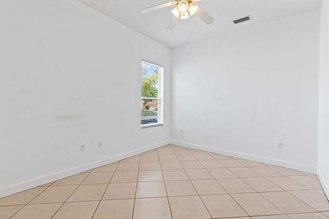 Building Photo - Gorgeous 3 Bedroom Home in Prestigious LPGA!