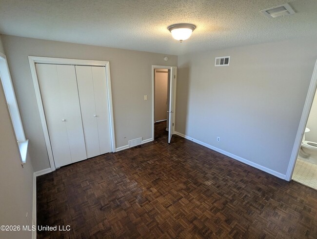 Building Photo - 1319 Stateline Rd W